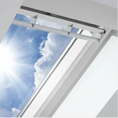 VELUX GGL MK10 2069 Solar UV Heat Protection Glazing White Painted Centre-Pivot Window (78 x 160 cm)